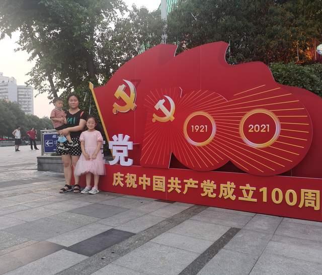探索天涯,畅享把两根一米长的绳子平均分成3份每份有两个几分之几米?是几分之几米?问答交流平台